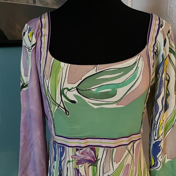 Save the Queen Light Knit Dress - Picture 2 of 10